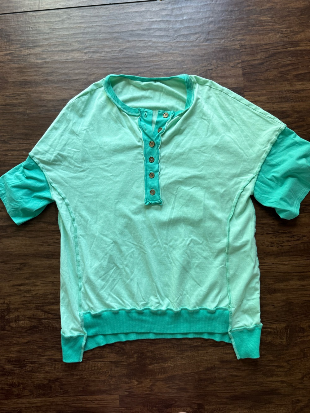Boutique High-Low Round Neck Half Sleeve T-Shirt size medium - Picture 2 of 7
